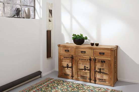 Manika - massives Sideboard